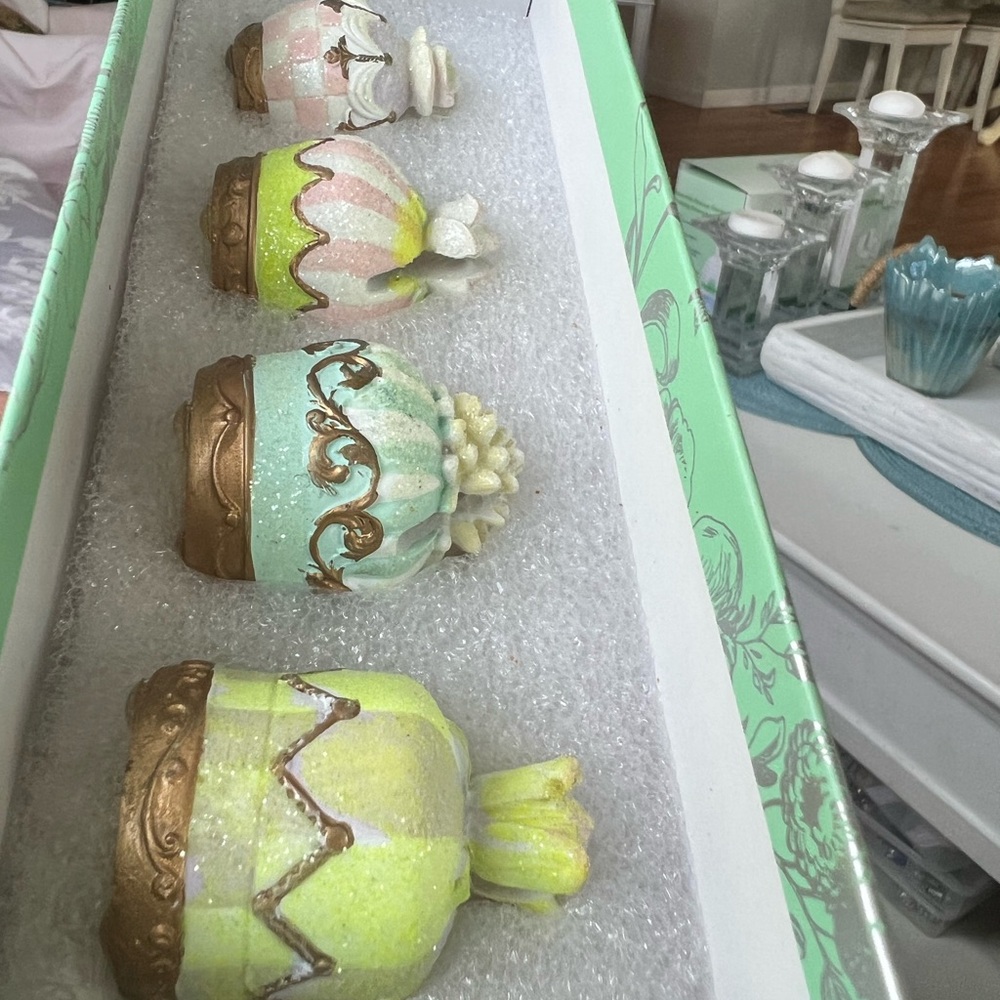 Decorative Pastel Ornament Set